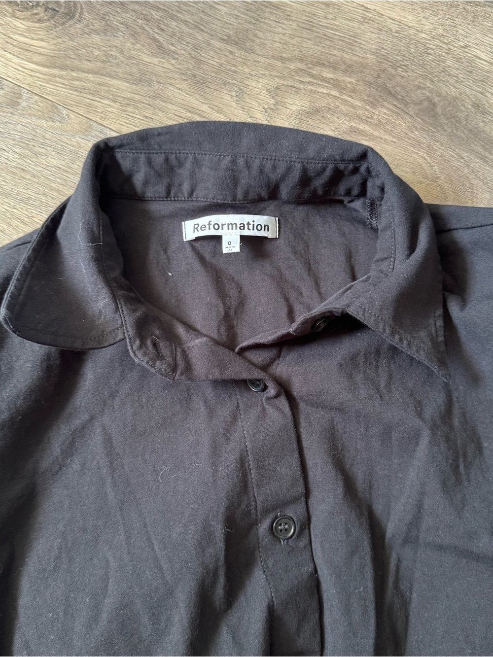 Reformation Weston Dress in black. 
Black minidress with long sleeves and button - Picture 4 of 8